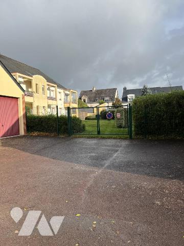 ST-HERBLAIN Bourg, proche du centre. T3 de 71,33 m² avec terrasse sur jardin + garage. Libre