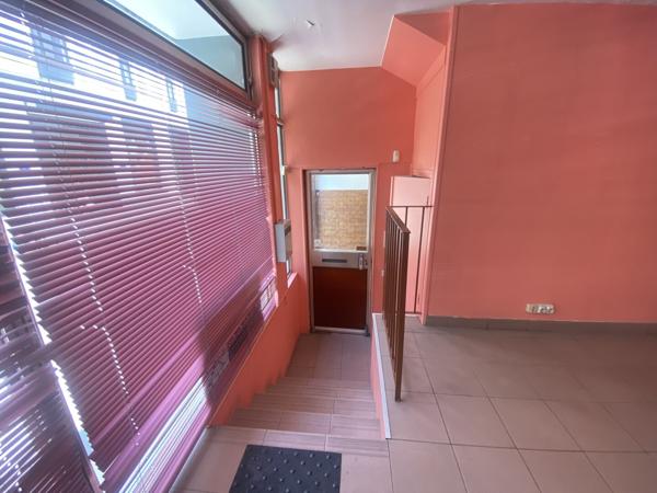 Local Commercial dans le 17 ème arrondissement 260 000 €