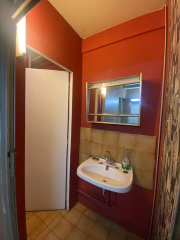 Local Commercial dans le 17 ème arrondissement 260 000 €