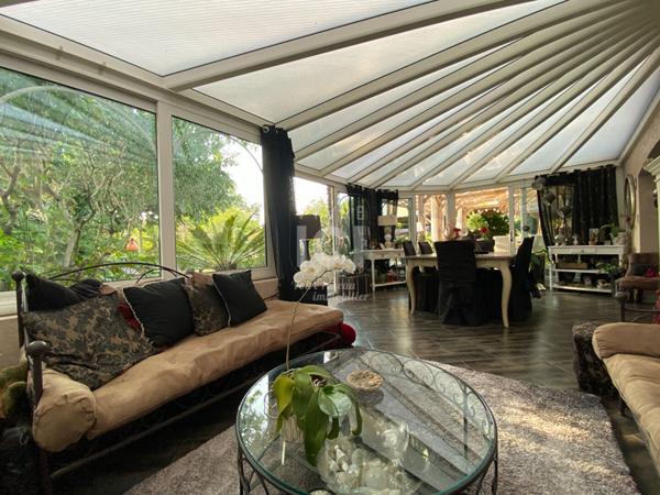 Maison - 8 Pièces - 180 M²