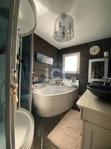 Maison - 8 Pièces - 180 M²