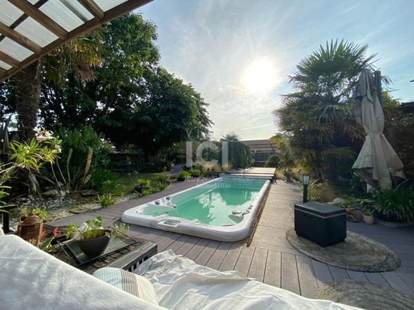 Maison - 8 Pièces - 180 M²