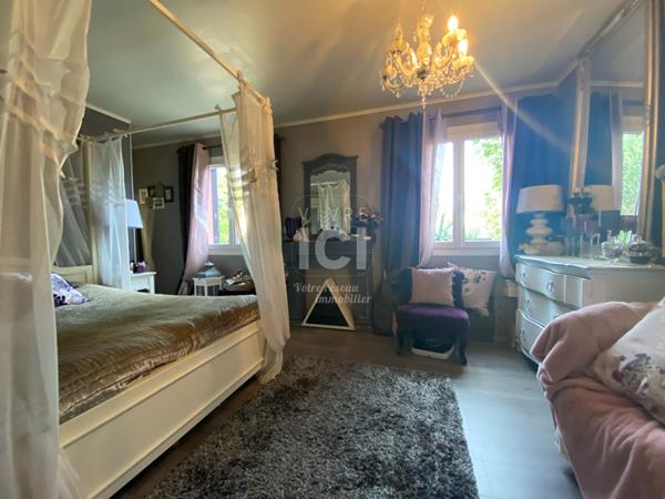 Maison - 8 Pièces - 180 M²