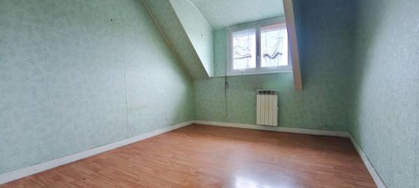 Exclusivité!! Côtes d'Armor. ÉTABLES-SUR-MER. 5 chambres, bureau, grenier aménageable, garage de 77m²...OPPORTUNITÉ INVESTISSEUR / PROJET RÉNOVATION