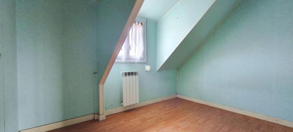 Exclusivité!! Côtes d'Armor. ÉTABLES-SUR-MER. 5 chambres, bureau, grenier aménageable, garage de 77m²...OPPORTUNITÉ INVESTISSEUR / PROJET RÉNOVATION