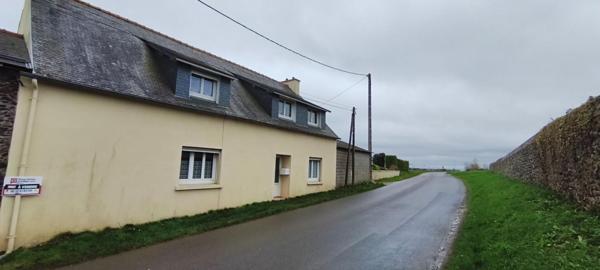 Exclusivité!! Côtes d'Armor. ÉTABLES-SUR-MER. 5 chambres, bureau, grenier aménageable, garage de 77m²...OPPORTUNITÉ INVESTISSEUR / PROJET RÉNOVATION