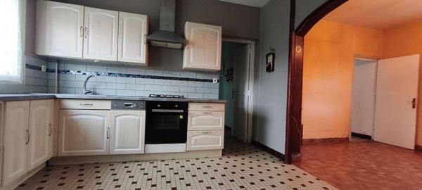 Exclusivité!! Côtes d'Armor. ÉTABLES-SUR-MER. 5 chambres, bureau, grenier aménageable, garage de 77m²...OPPORTUNITÉ INVESTISSEUR / PROJET RÉNOVATION