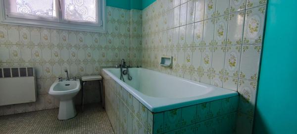 Exclusivité!! Côtes d'Armor. ÉTABLES-SUR-MER. 5 chambres, bureau, grenier aménageable, garage de 77m²...OPPORTUNITÉ INVESTISSEUR / PROJET RÉNOVATION