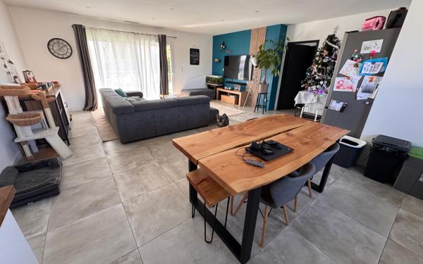 Maison à vendre    5 pièces •  Longages