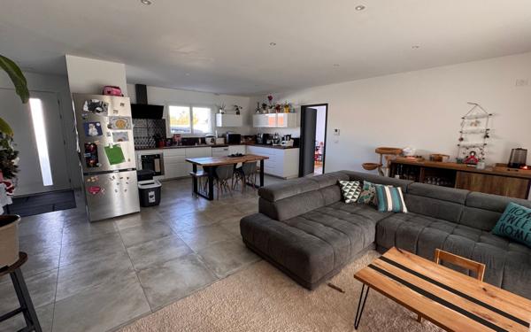 Maison à vendre    5 pièces •  Longages