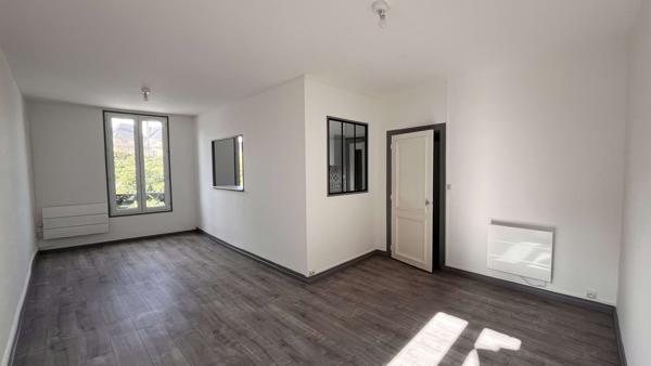 Appartement
                                                                                                                                                                                                                                                                                                                        2 pièce(s)                                                                                                                                                                                                          1 chambre(s)                                                                                                                                                                                                          53.71  m²