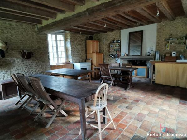 Ancien prieuré avec maison annexe secteur Bais