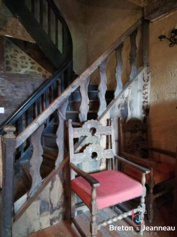 Ancien prieuré avec maison annexe secteur Bais