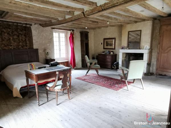 Ancien prieuré avec maison annexe secteur Bais