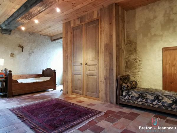 Ancien prieuré avec maison annexe secteur Bais