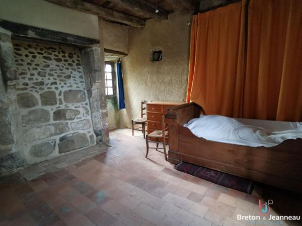 Ancien prieuré avec maison annexe secteur Bais