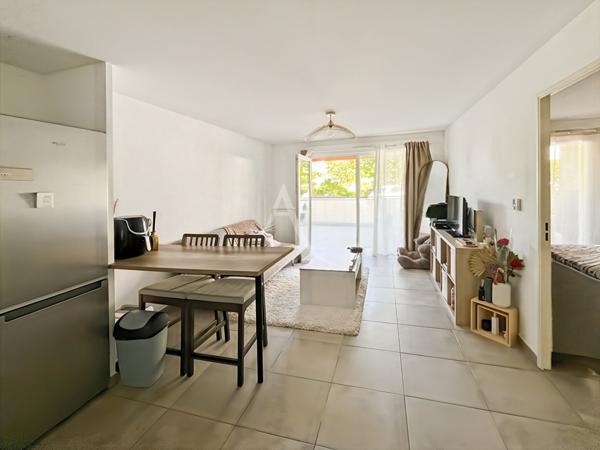 Appartement type 2 de 39 m2 , terrasse, et garage fermé à Marseille 13013