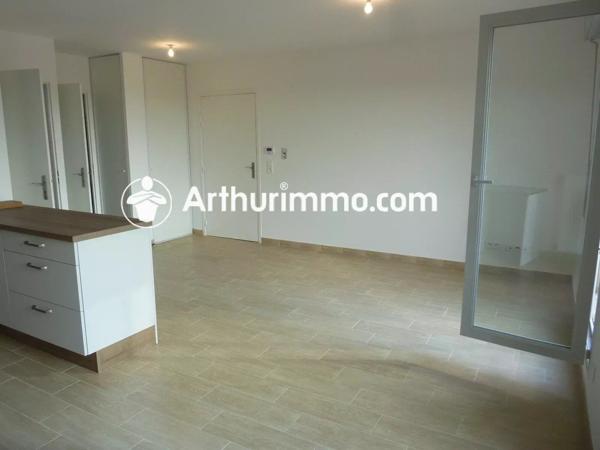 Location                                                      Appartement
                        
                     2 pièces                      45 m2                     à Savigny-le-Temple