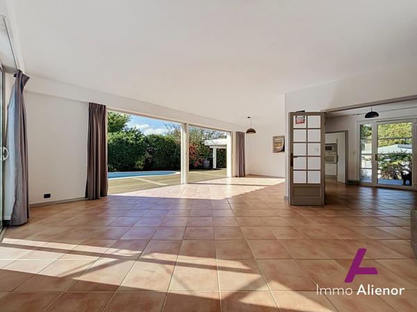 Maison individuelle avec piscine au calme sans vis à vis