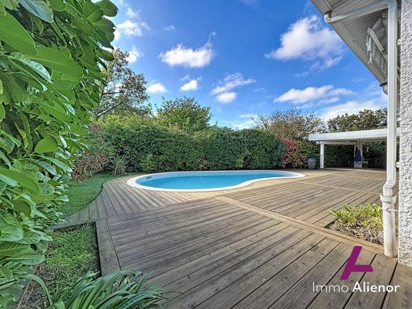 Maison individuelle avec piscine au calme sans vis à vis