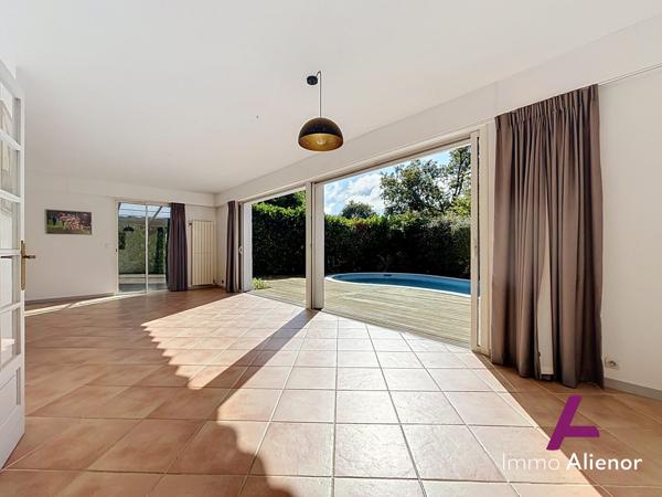 Maison individuelle avec piscine au calme sans vis à vis