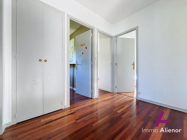 Maison individuelle avec piscine au calme sans vis à vis
