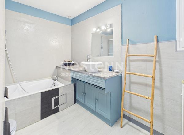 A Aurillac, quartier la Ponétie, à Vendre Maison de type 6, mitoyenne, d'une surface de 129 m².