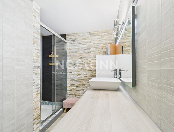 A Aurillac, quartier la Ponétie, à Vendre Maison de type 6, mitoyenne, d'une surface de 129 m².