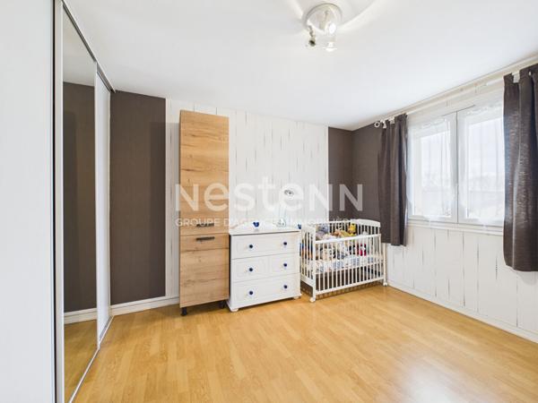 A Aurillac, quartier la Ponétie, à Vendre Maison de type 6, mitoyenne, d'une surface de 129 m².