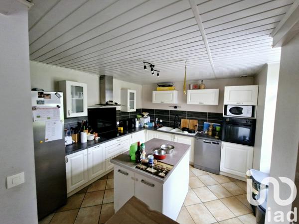 Maison 5 pièces de 130 m² à Étagnac (16150)