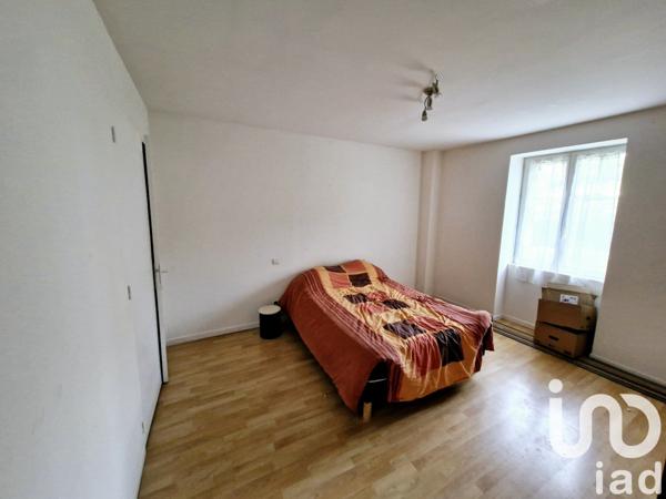 Maison 5 pièces de 130 m² à Étagnac (16150)