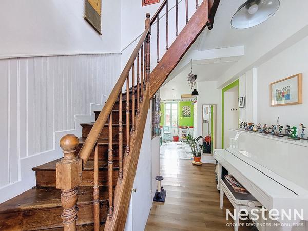 A Vendre Maison en pierre rénovée de 160 m² avec jardin à proximité immédiate des commodités