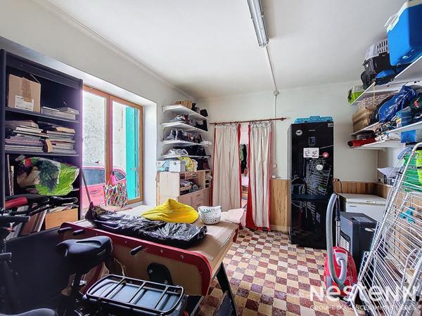 A Vendre Maison en pierre rénovée de 160 m² avec jardin à proximité immédiate des commodités