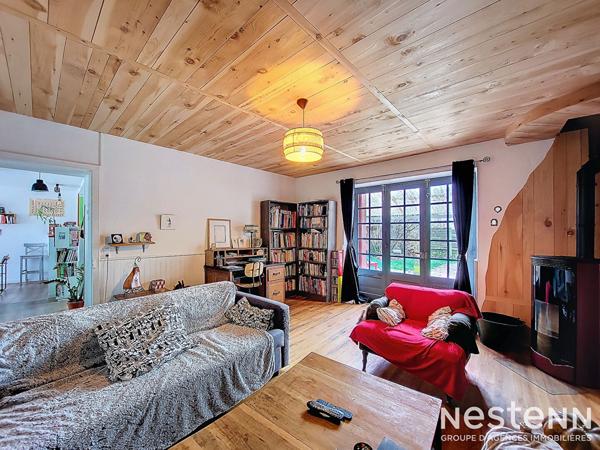 A Vendre Maison en pierre rénovée de 160 m² avec jardin à proximité immédiate des commodités