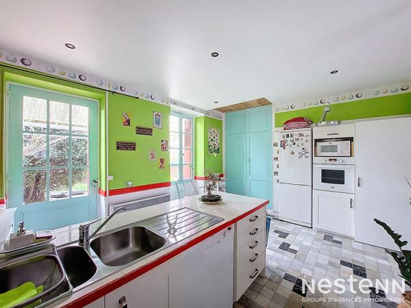 A Vendre Maison en pierre rénovée de 160 m² avec jardin à proximité immédiate des commodités