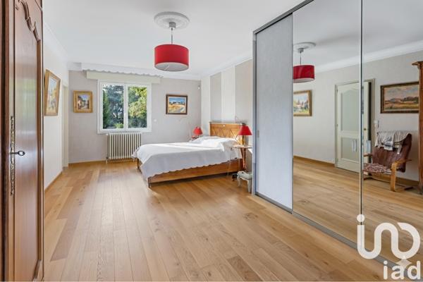 Maison à vendre 8 pièces 266 m² Saint-Étienne-de-Montluc