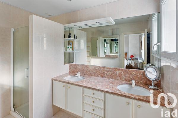 Maison à vendre 8 pièces 266 m² Saint-Étienne-de-Montluc