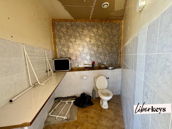 Èze – Studio à réinventer avec terrasse de 115 m² vue mer et piscinable