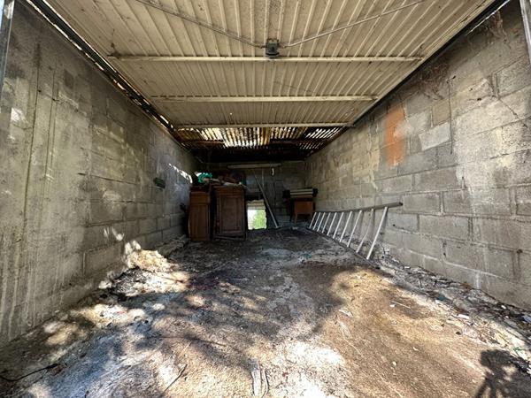 Haut de Villa à rénover avec Vue Verdure, Terrasse, Vérandas et Garage ? Unique à Saint-Paul-de-Vence