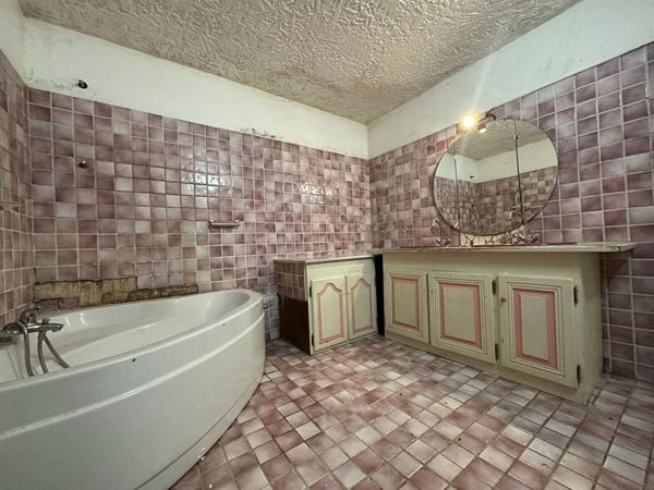 Haut de Villa à rénover avec Vue Verdure, Terrasse, Vérandas et Garage ? Unique à Saint-Paul-de-Vence