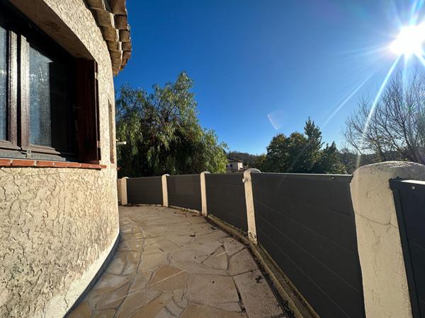 Haut de Villa à rénover avec Vue Verdure, Terrasse, Vérandas et Garage ? Unique à Saint-Paul-de-Vence