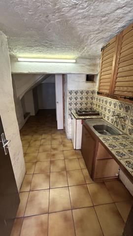 Studio
                                                                                                                                                                                                                                                                                                                        1 pièce(s)                                                                                                                                                                                                                                                                                                                              26  m²