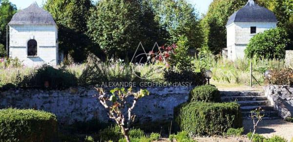 Château à 10 min de Tours de 500m2 sur un magnifique parc de 5ha.