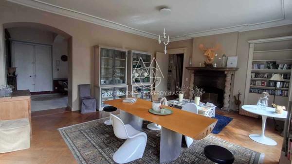 Château à 10 min de Tours de 500m2 sur un magnifique parc de 5ha.