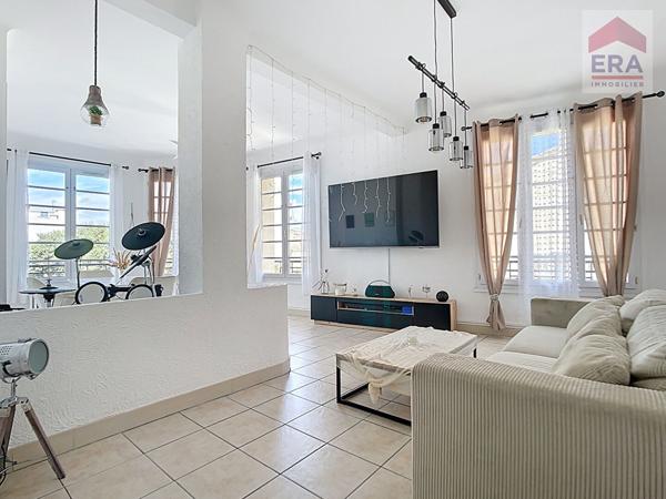 MARSEILLE 7EME - APPARTEMENT T3 - VOLUMES ET LUMINOSITE - COEUR ENDOUME