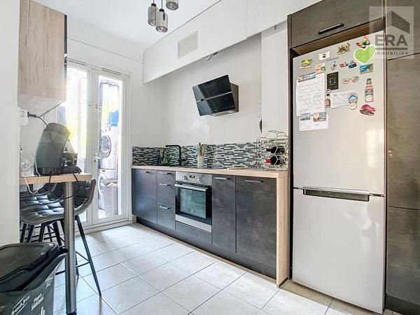 MARSEILLE 7EME - APPARTEMENT T3 - VOLUMES ET LUMINOSITE - COEUR ENDOUME