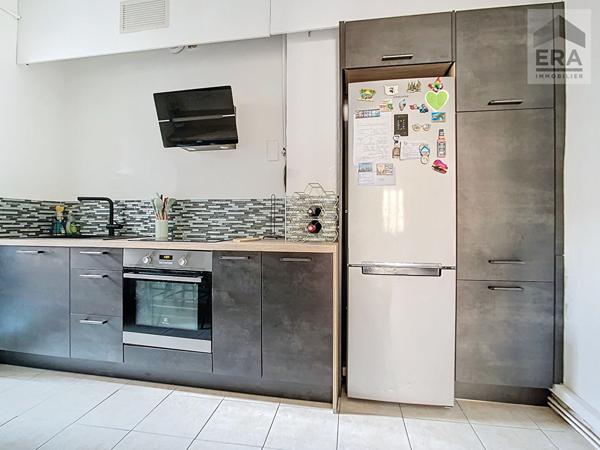 MARSEILLE 7EME - APPARTEMENT T3 - VOLUMES ET LUMINOSITE - COEUR ENDOUME