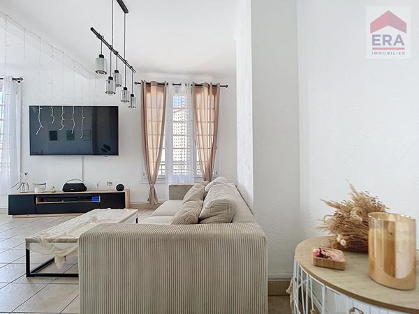 MARSEILLE 7EME - APPARTEMENT T3 - VOLUMES ET LUMINOSITE - COEUR ENDOUME