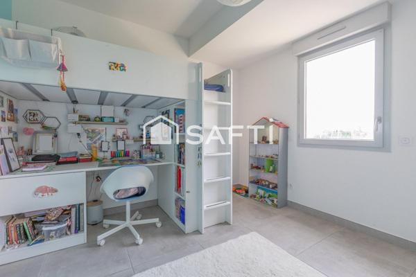 Bel appartement T4 récent de 81,01m2 au dernier étage avec terrasse