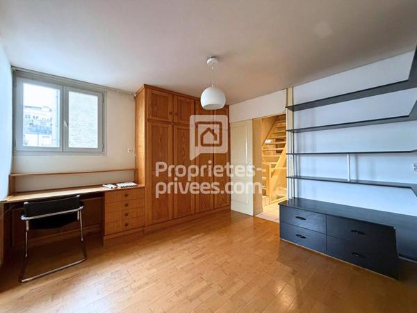 EXCLUSIVITÉ A VENDRE : immeuble (local commercial + appartement) 147 m2 Tours centre